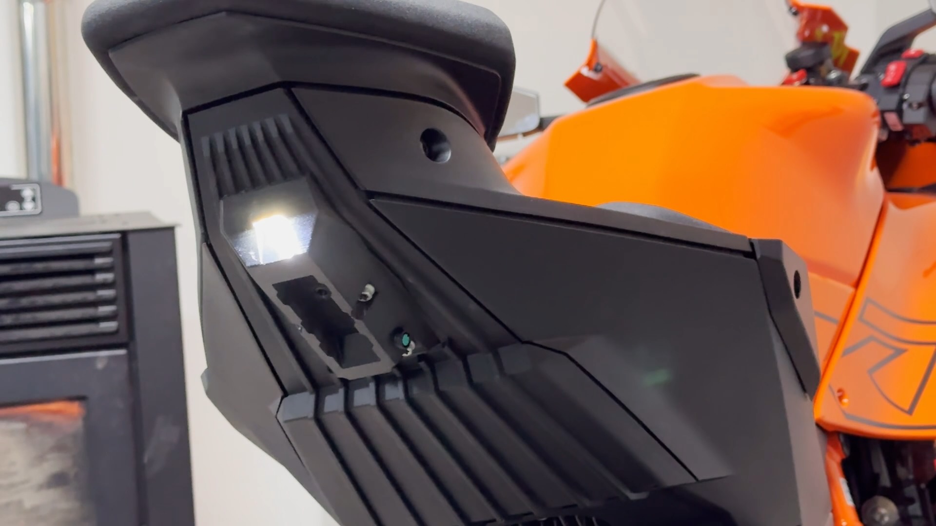 Detachable license plate holder for KTM RC
