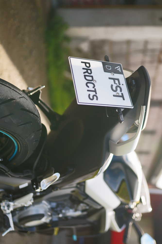 Detachable license plate holder for CFMOTO 675SR-R